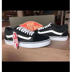 vans old skool preto com rosas vermelhas