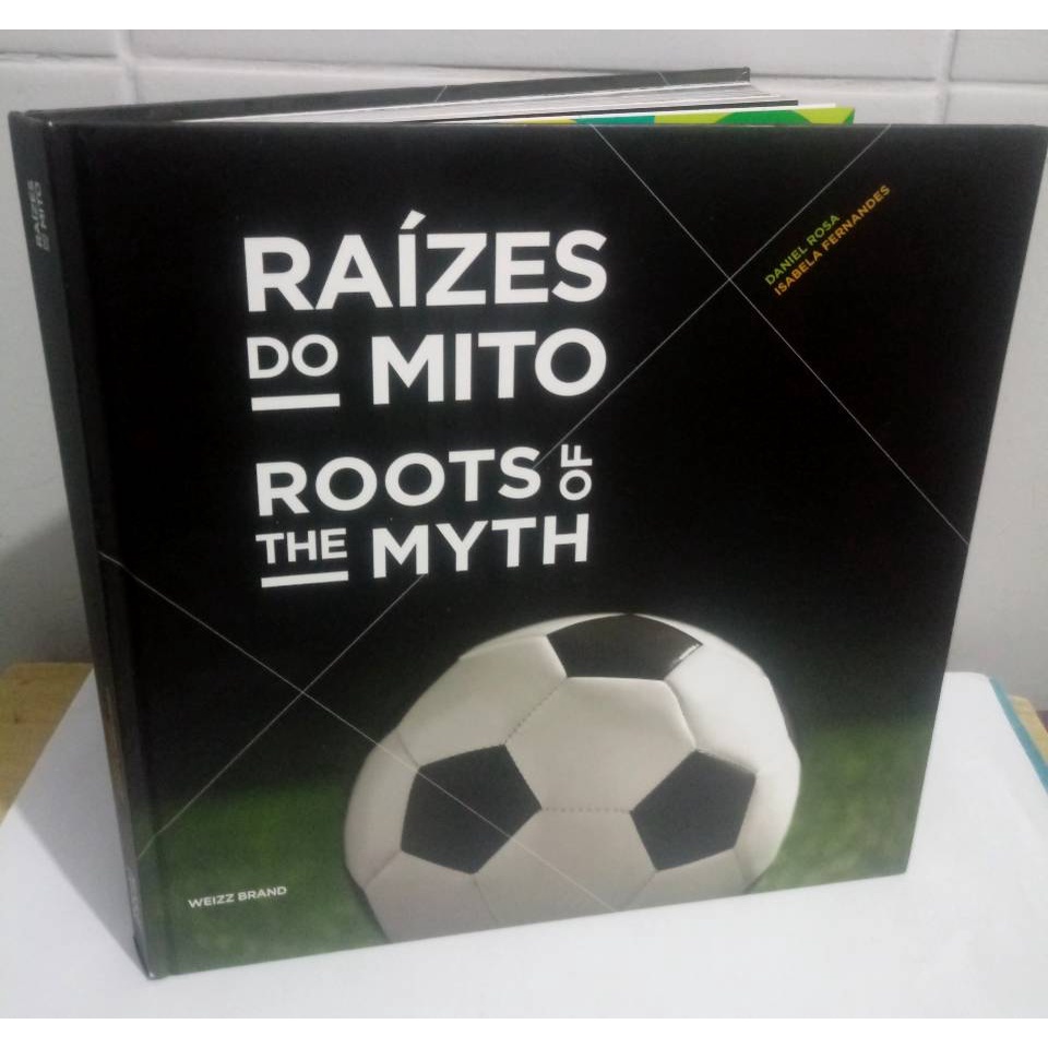 Raizes do Mito Roots of the Myth Daniel Rosa e Isabela Fernandes Estadios Futebol Fotografias