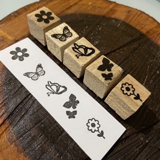 Kit carimbo Borboletas e flores mini 1,5cm com 5 unid artesanal madeira embalagem em Oferta na Shopee