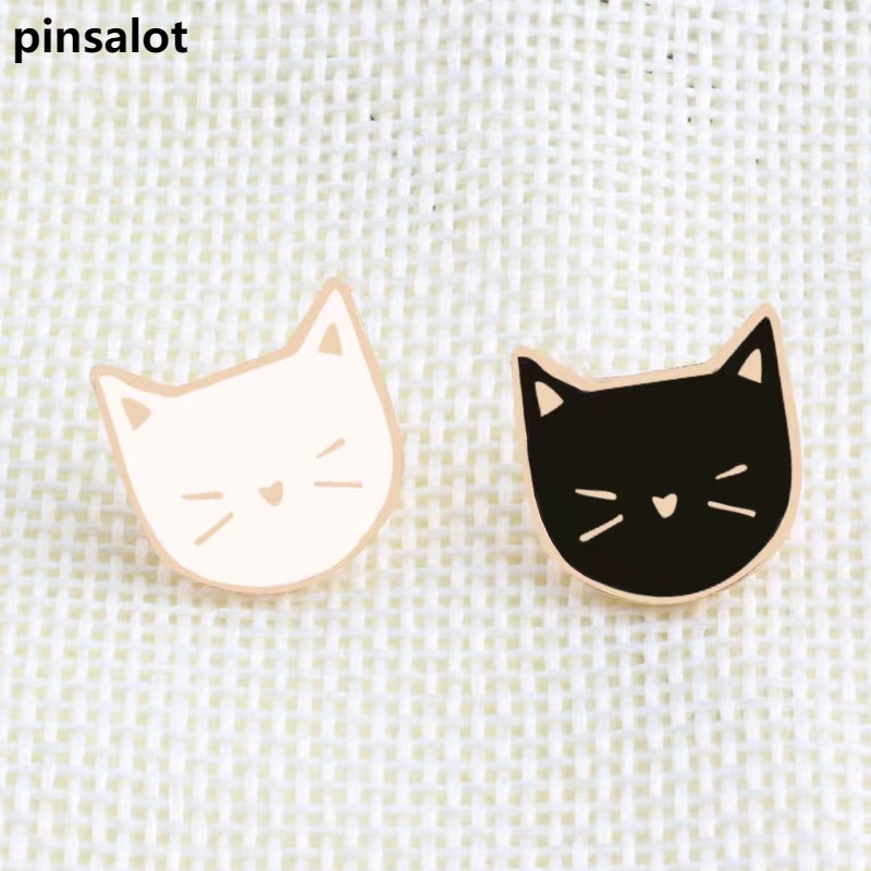 Animais Fofos Broche Gatos Pretos Brancos Esmalte Alfinetes Femininos Casal Crachás Camisa De Lapela Acessórios De Jeans Festival Presentes Para Meninas