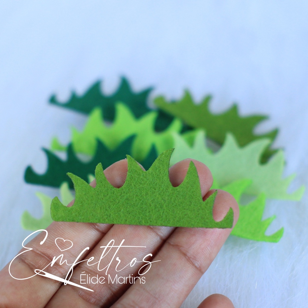 Recorte Graminhas em feltro - 10 unidades - Corte a laser - Tons de Verde Grama em Oferta na Shopee