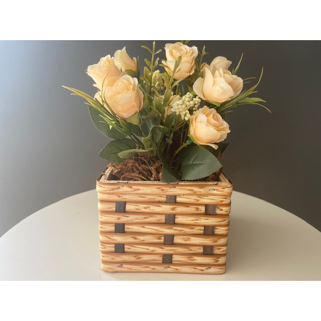 arranjo de rosas com flores artificiais e vaso de madeira com rosas amarelas  para centro de mesa plantas e flores artificial | Shopee Brasil