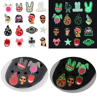 Hot Jibz Luminous Bad Bunny Series Croc Chinelos decorate accessories DIY Destacável sandálias shoe charms De Moda Dos Desenhos Animados Presente