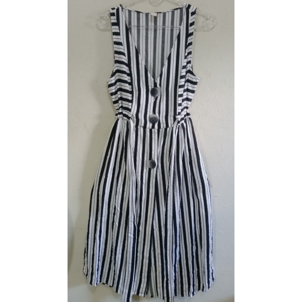Vestido (Listras)/Midi Listrado Algodão com Botões na Frente/ Vestido Casual Listras Verticais/ Vestido Preto e Branco
