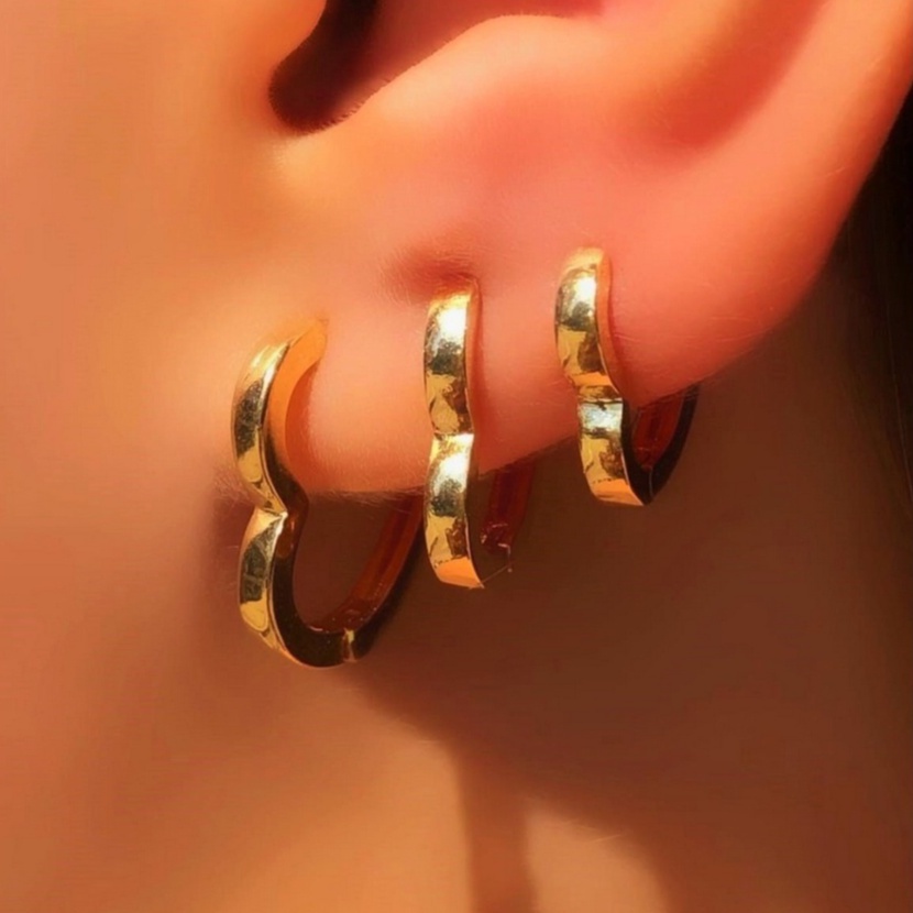 Brinco Trio Argola Coração FOLHEADO A OURO 18K Kit 3 pares / CONJUNTO DE BRINCOS DE CORAÇÃO LINDÍSSIMOS / DIVERSAS CARTELAS COM KIT DE 3 PARES DE BRINCO / Envio Imediato.