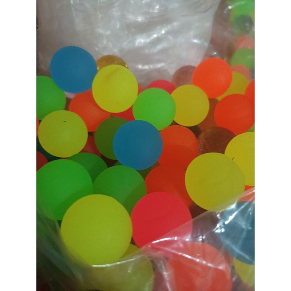 Kit Bolinha PULA PULA CORES NEON , 32mm e 27mm