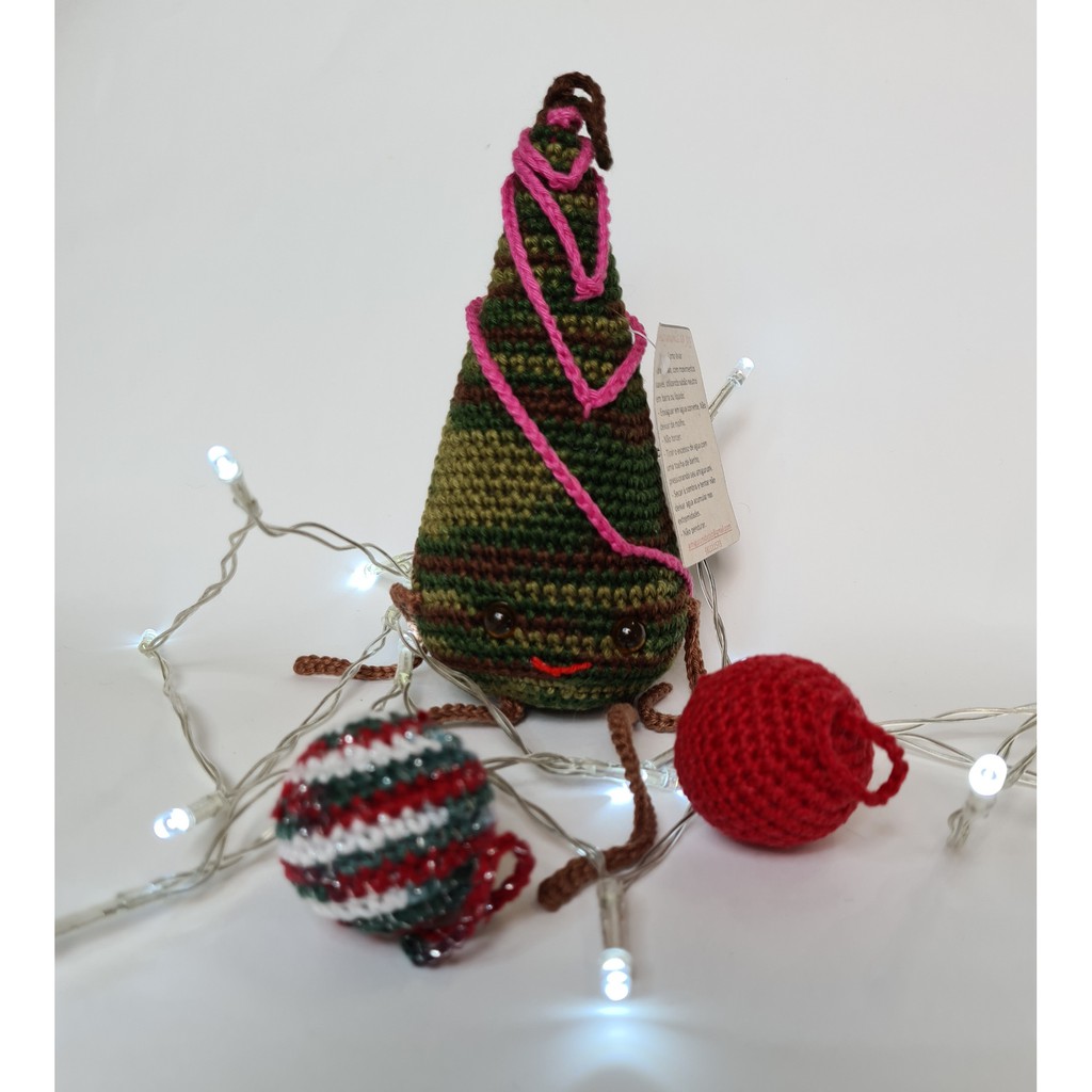 Árvore de Natal pequena em crochê com a técnica do amigurumi | Shopee Brasil