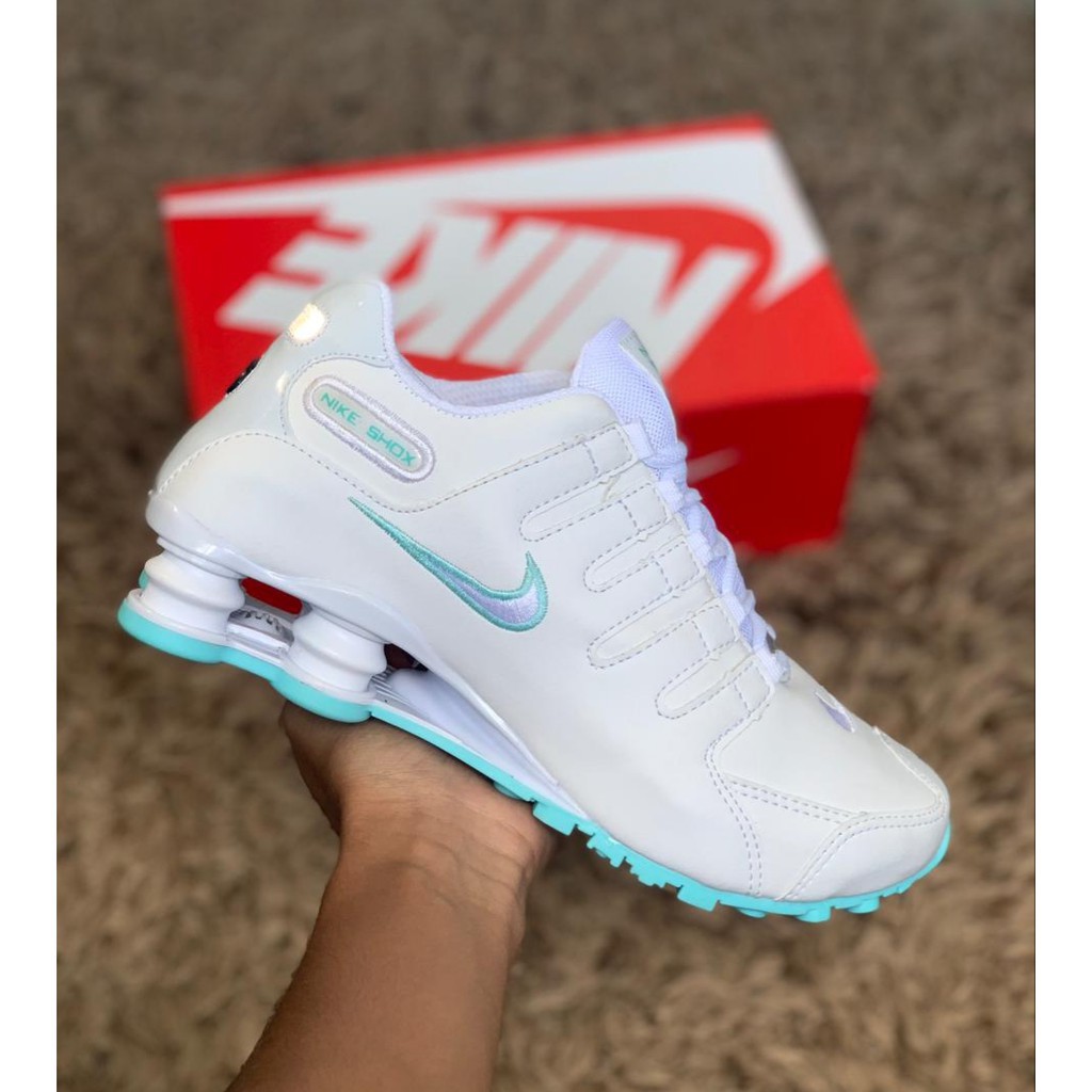 Nike shox branco sales feminino