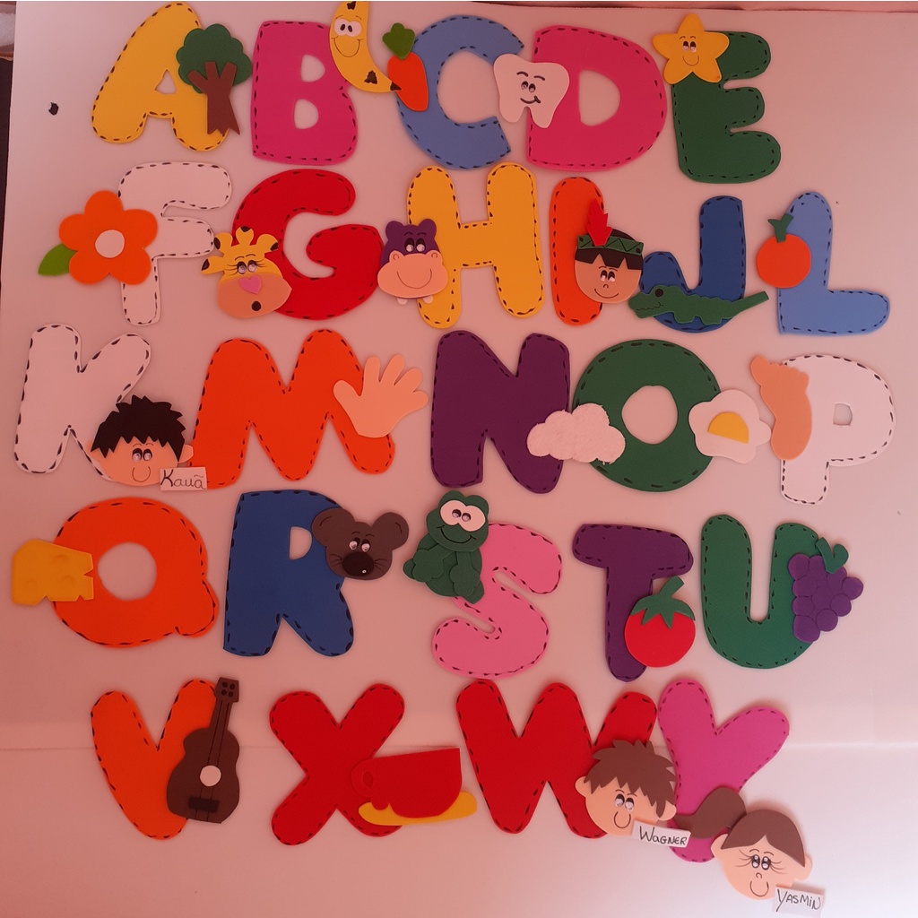 Alfabeto em eva