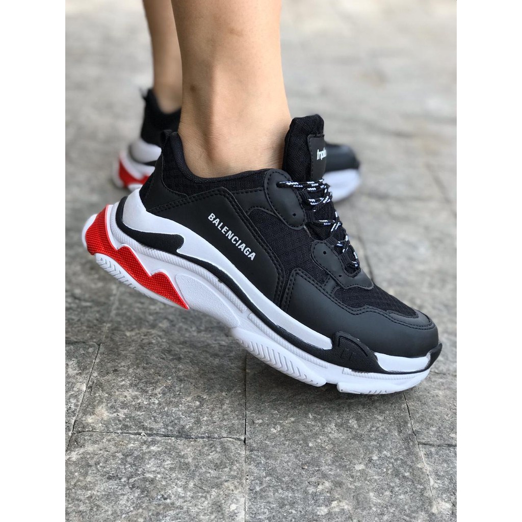 balenciaga triple s preto
