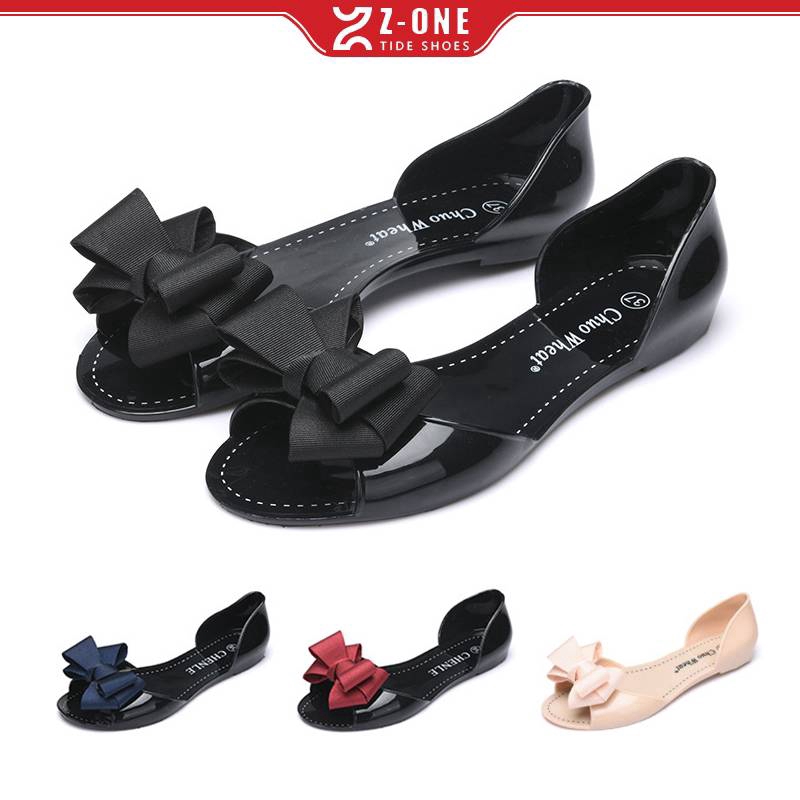 sapatos e sandálias da moda