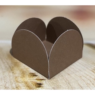 50  forminha 4 Pétalas para doces COR  MARROM em Oferta na Shopee