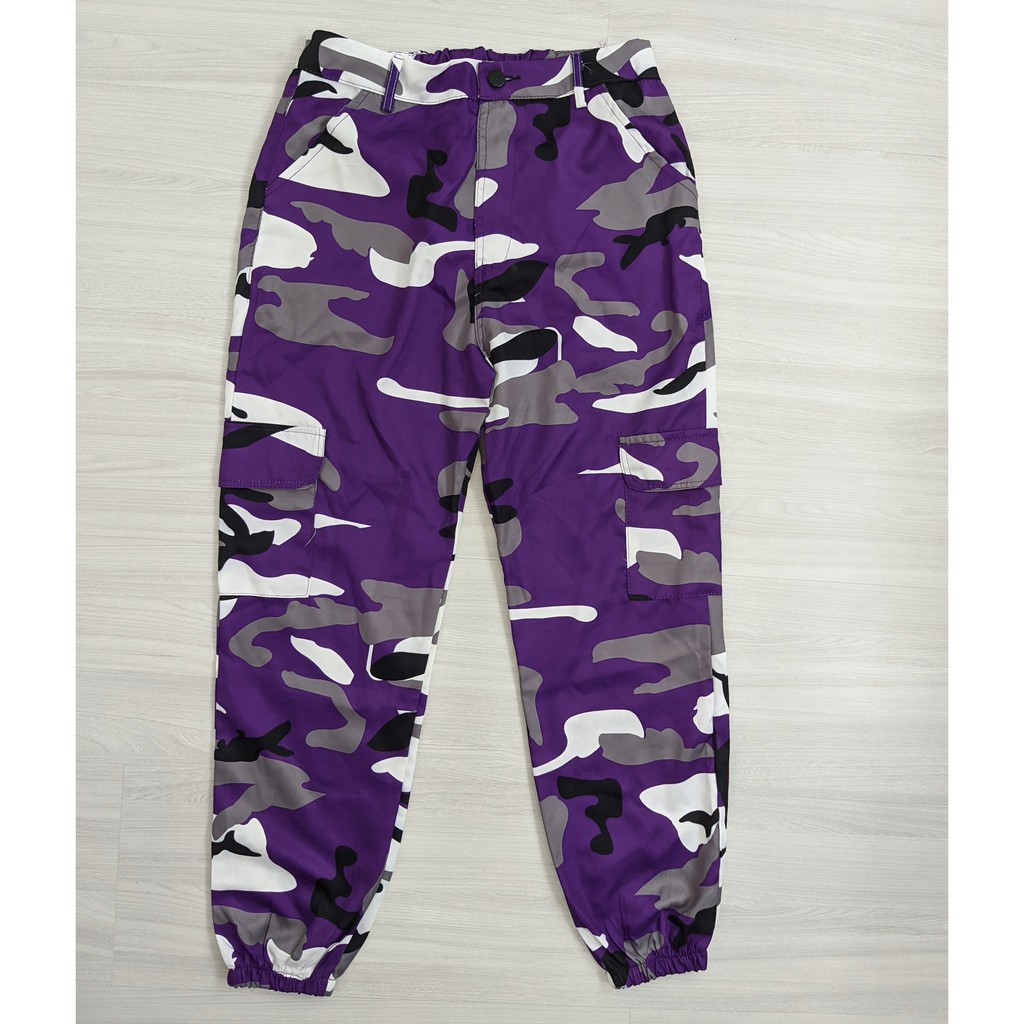calça camuflada roxa