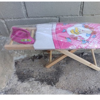 Tábua Infantil de Passar Roupa Personagem Madeira ,ferrinho feito de madeira 🪵 em Oferta na Shopee
