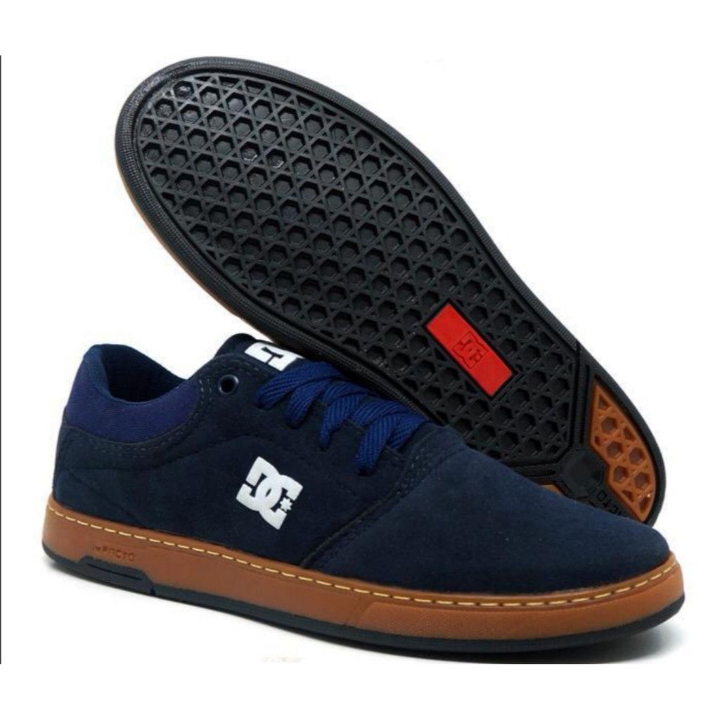 Tênis DG masculino feminino stilo skate super promoção queima de