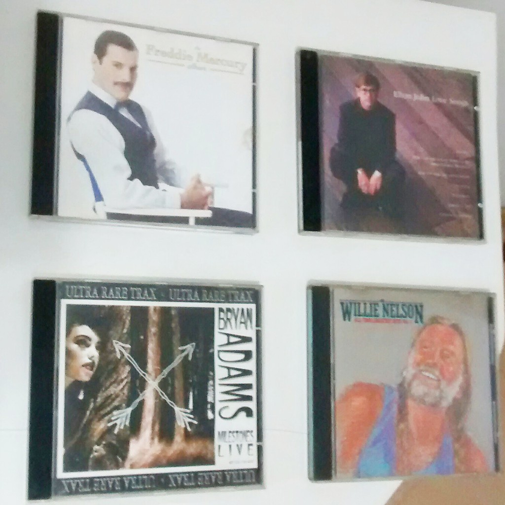 4 CDs (1 Importado) Freddie Mercury Elton John Bryan Adams Willie Nelson