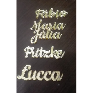 Apliques em Acrílico espelhado 3,5 cm dourado com nomes personalizados - 15 UNIDADES