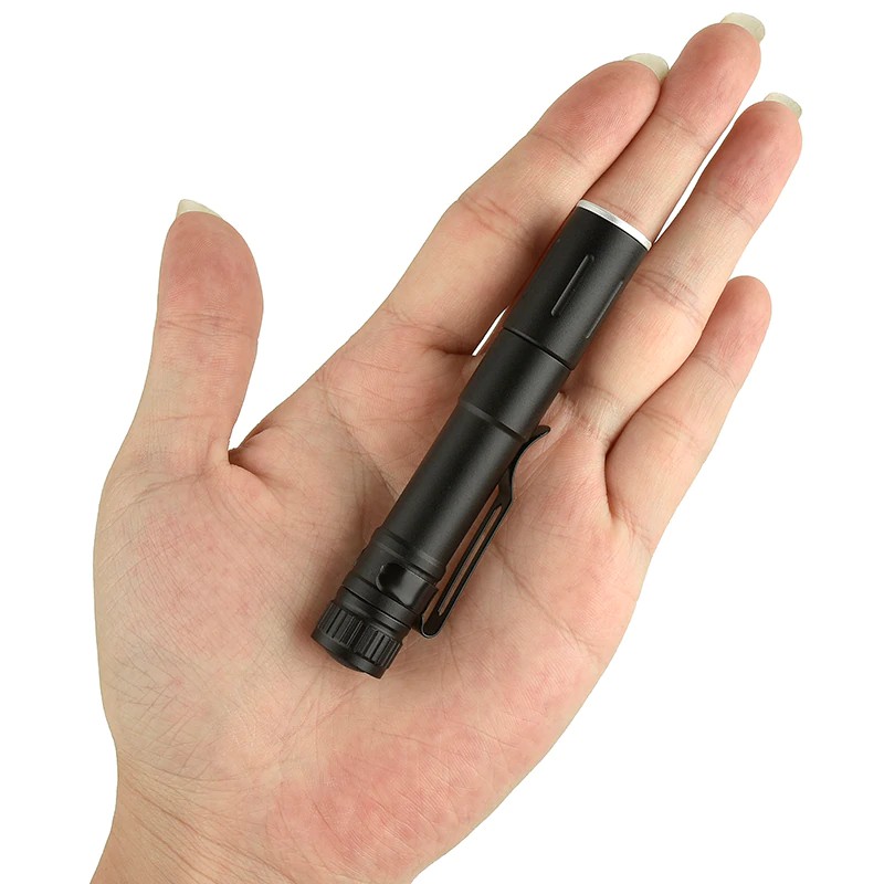 Mini Lanterna Led de bolso com Zoom - 1 pilha AAA -  Ideal para EDC