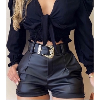 Short de Couro Fake com Cinto Fivela dourada