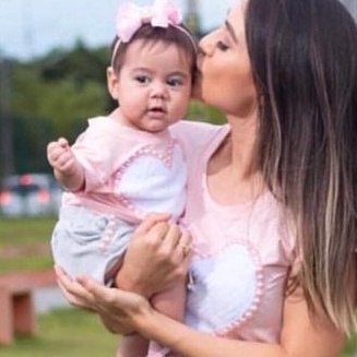 Conjunto Infantil Feminino menina Shorts Feminino e Camiseta Feminina Verão Rosa e Cinza