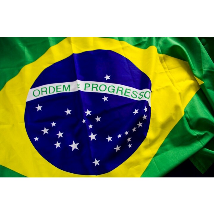 Kit com 1 bandeira de 1 metro com suporte+bandeirinha do Brasil 24X23+2 balão metalizado bandeira do Brasil 18"Polegadas=45cm