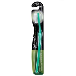 Escova de Dente JOHNSON'S® Ultra Clean Grande 40 Macia
