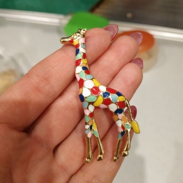 Broche Feminino Pin Fofo De Girafa/Bijuteria Da Moda Para Crianças/Presente Requintado em Oferta na Shopee