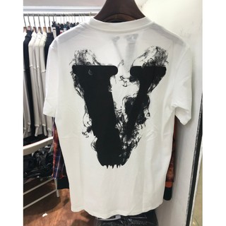 【Entrega rápida】【Tiro real】Novo Vlone Algodão Camiseta Big V Amantes Casual T-shirt