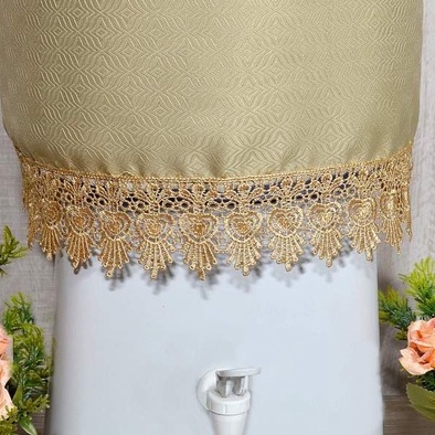 Capa Galão Água 20L Oxford Liso Bege Poliéster com Guipir Decorativa Cozinha