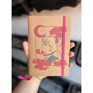 Sketchbook Caderno Sailor Moon com Elástico e Marca Página Aquarela
