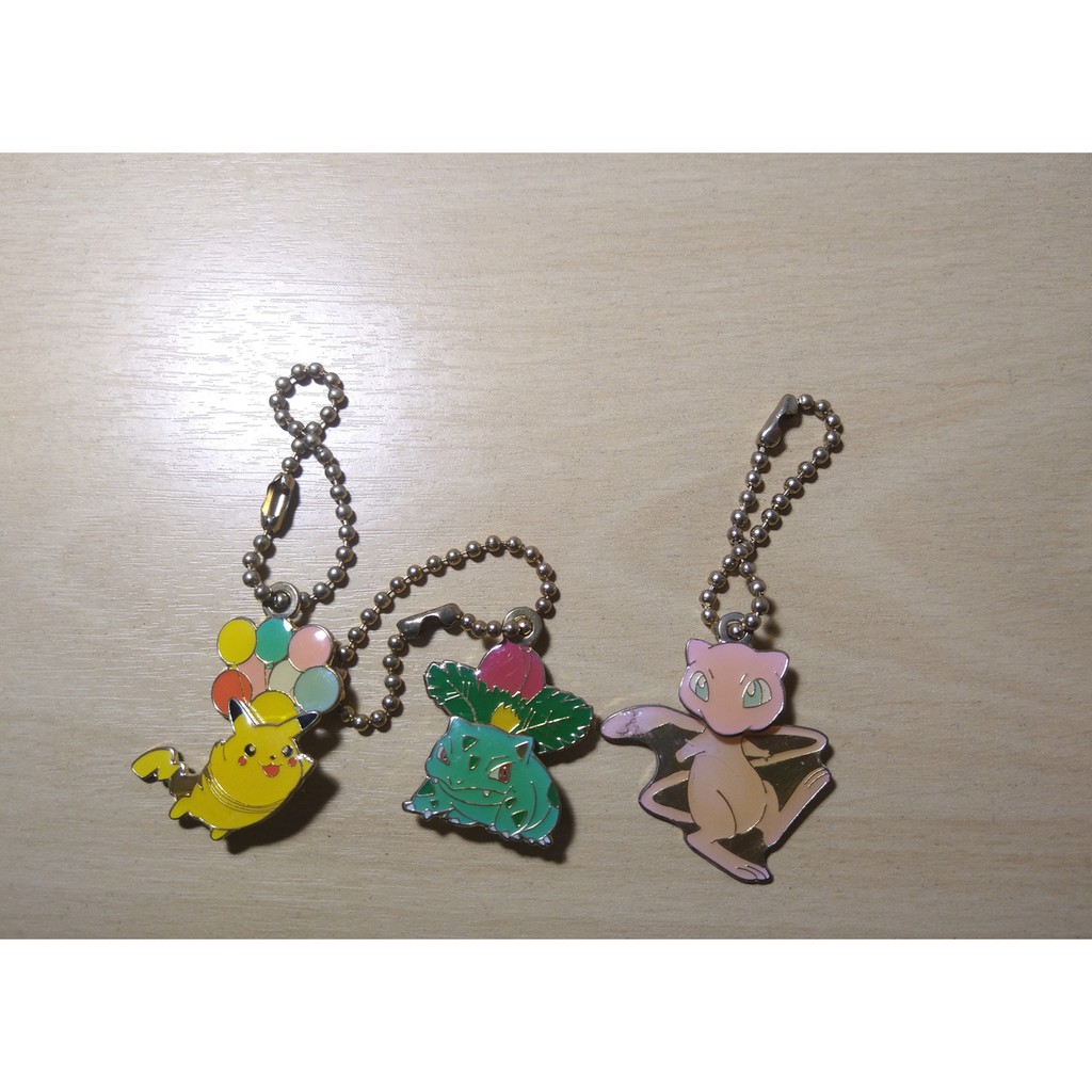3 Chaveiros Pokémon- Pikachu, Ivysaur, Mew- 1998 - Japonês