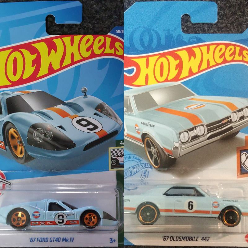 Hot Wheels Gulf '67 Ford GT40 Mk.IV - 67 Oldsmobile 442