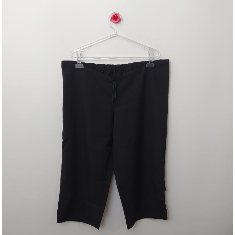Calça preta pantacourt gestante - Tam: G - GG