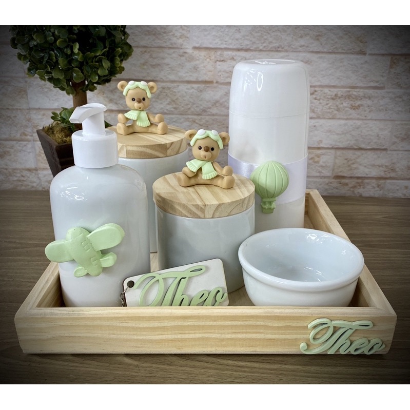 Kit higiene porcelana ursinho aviador verde com garrafa termica e pinus
