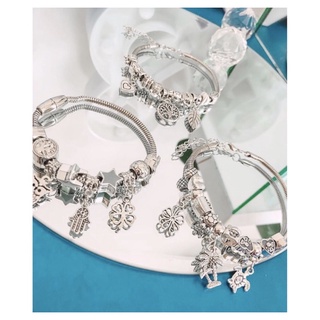 Pulseira Berloques Feminina Acessório .