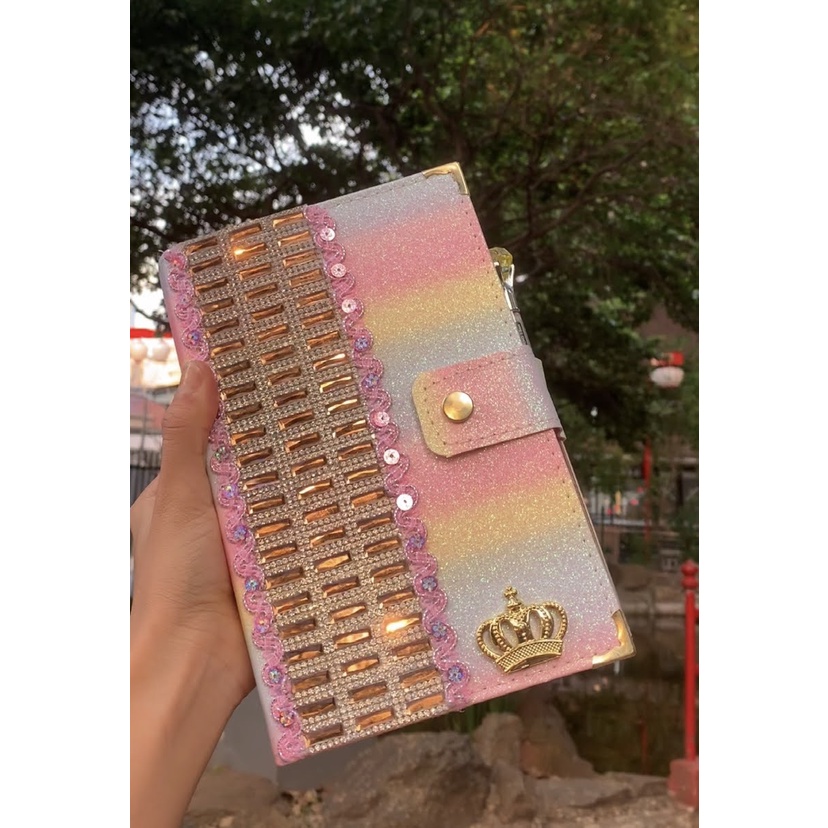 Bíblia Sagrada Feminina Personalizada C/Harpa Botão e Letra Hipergigante