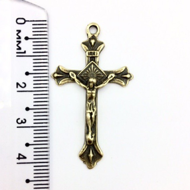 Detalhes do 25 Crucifixos + 25 Entremeios Nsa Aparecida Ouro velho