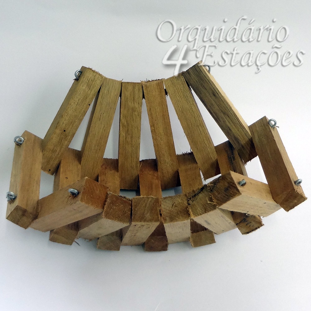 Cachepô de Madeira Rústico - Modelo Casco nº 03 - Tamanho: 21cm x 16cm x 9cm