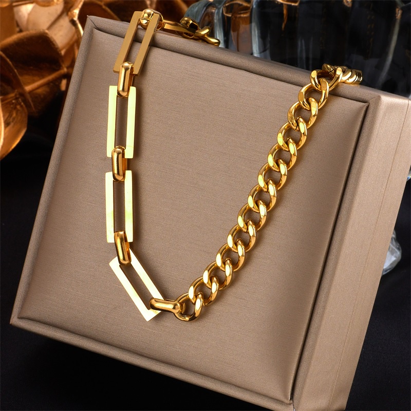 Colar Modelo Cartier :: Ouro 18K :: Pode Molhar :: Banhada :: Corrente Elos Quadrados :: Feminina