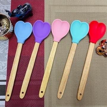 Espátula Colher de Silicone de Coração em Oferta na Shopee