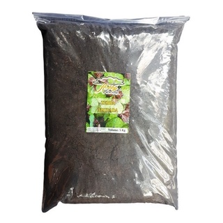 Terra Adubada Preta Vegetal Hortas Jardins Plantas - 5 Kg