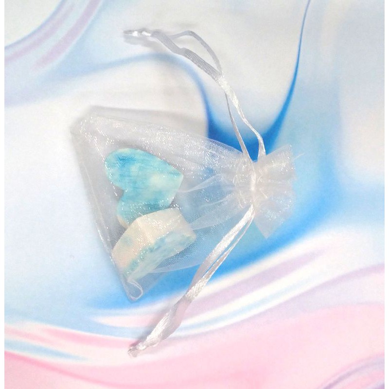 O bilhete da bruxa é um sache aromatizado ideal para perfumar pequenos locais como gavetas ou bolsas. pode ser usado como auxliar na aromaterapia