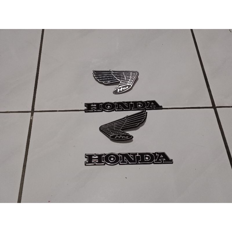 Emblema Do Logotipo Tanque Preto Elástico Importado CB GELATIK