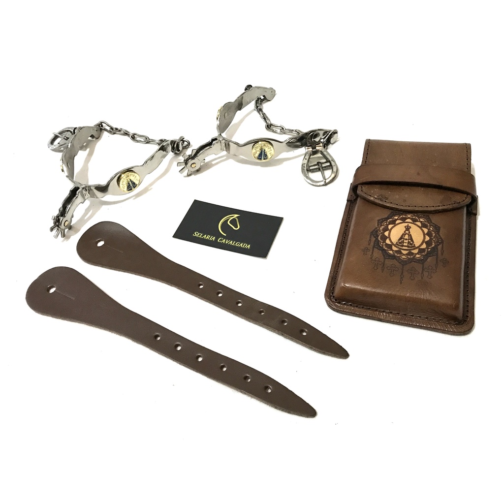 Quite Capinha Country De Cintura Nossa Senhora E Espora Inox Com Pingente
