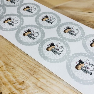 100 adesivos redondos latinhas lembrancinhas garrafinhas para festa TEMA NOIVINHOS 47.6 em Oferta na Shopee