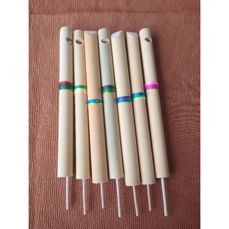 Flauta de êmbolo com desenho - efeitos percussão