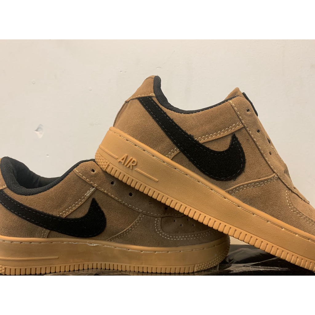 Nike air force shop 1 preto e marron