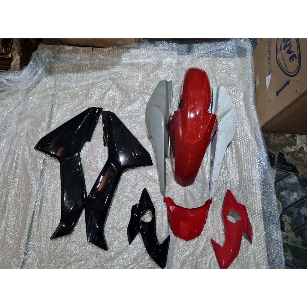 Kit Carenagem - Titan 160 ( Laterais,bananinhas,paralama) Rabeta Fan 160 ( peças para pintura sem opção de cor)