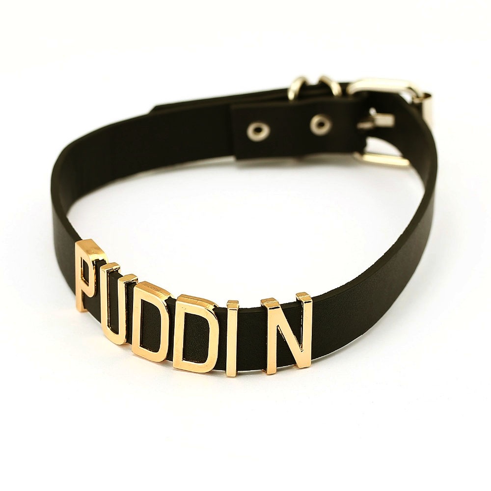 Choker de couro Montana com letras personalizada em Oferta na Shopee