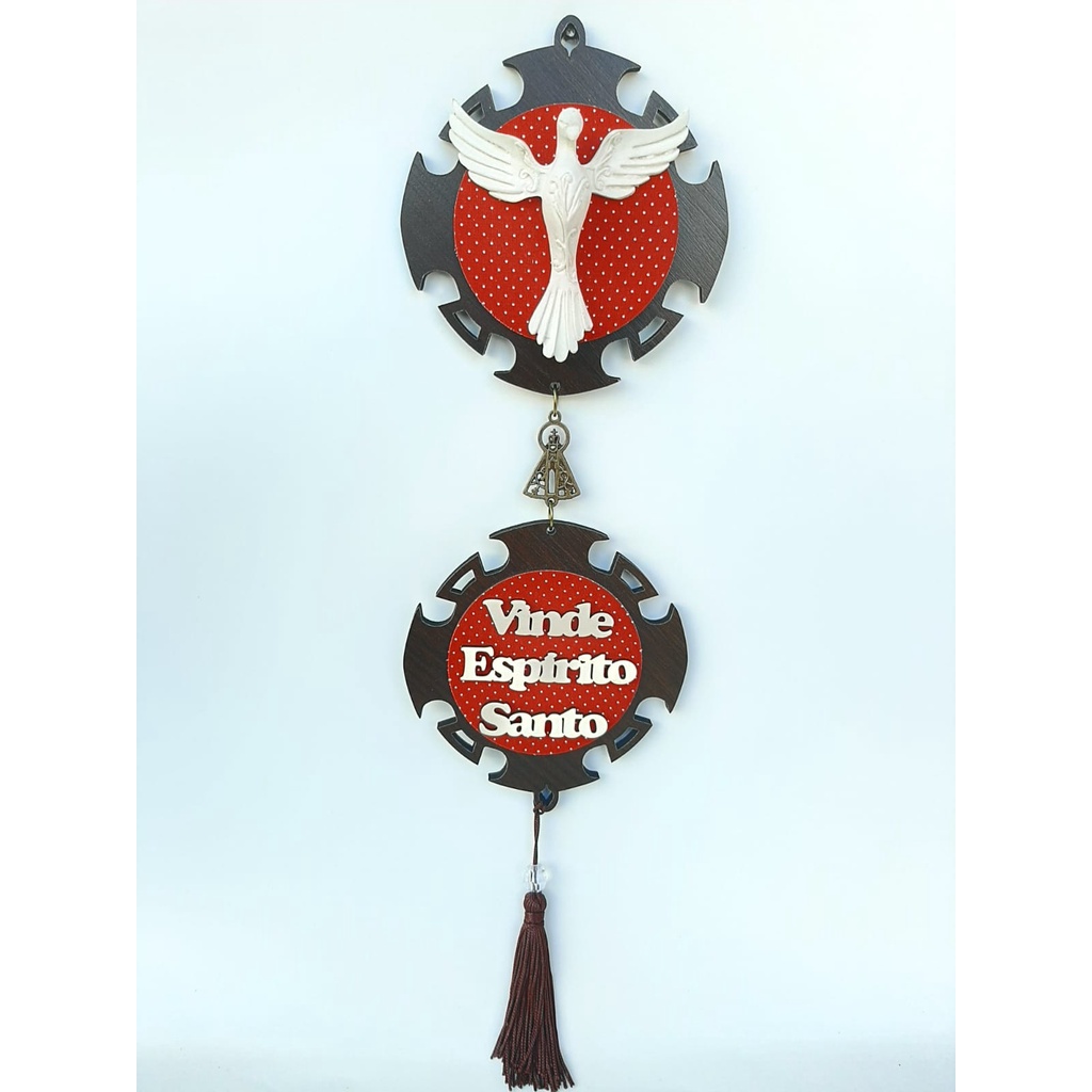 Adorno Placa Pêndulo Divino Espírito Santo em Resina Madeira Tabaco Mdf 42cm Tamanho Grande para Porta Parede